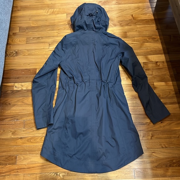 LULULEMON Right As Rain Jacket (Size 6 - Deep Coal) - Picture 7 of 7